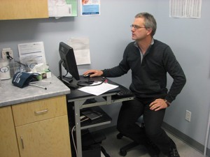 Image of Dr. Al McLean, with the Superior Family Health Team in Sault Ste. Marie, connects with the CAMH’s Northern Telepsychiatry Program.